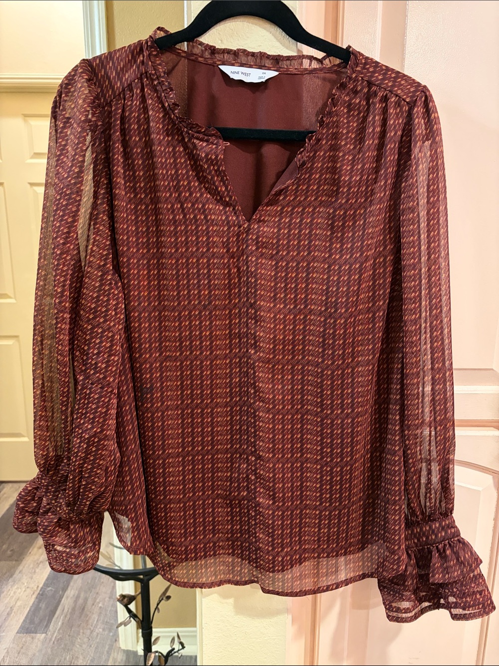 Nine West Burgundy Printed Sheer Ruffle-Cuff Blouse EUC